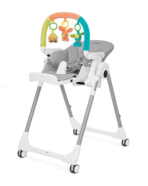 Accessori opzionali: Baby Cushion e Play Bar applicati al seggiolone