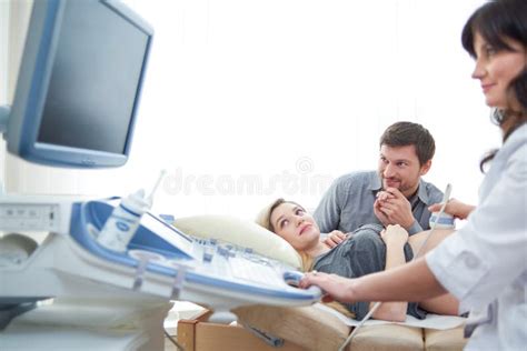 Coppia in visita dal medico