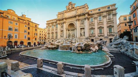 Fontana di Trevi restaurata da Fendi