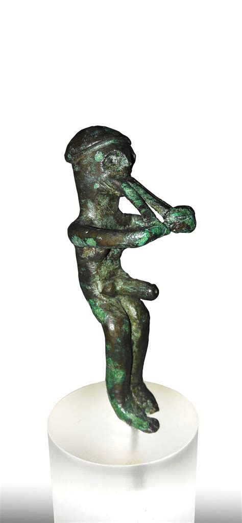 Suonatore di Flauto Itifallico di Ittiri (Arte Nuragica, Cagliari)