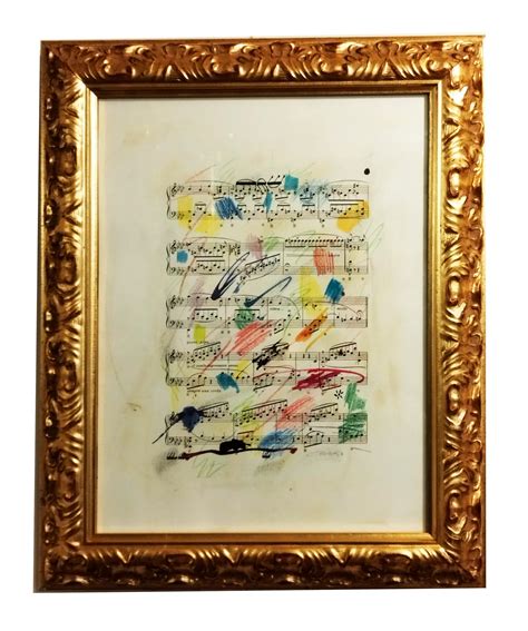 Ritratto concettuale di Giuseppe Chiari all'opera con spartiti trasformati in arte visiva