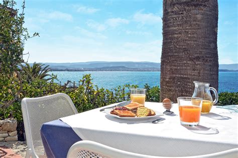 Veduta panoramica della costa di Alghero con Villa Grachira
