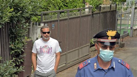 Eitan con la zia Aya Biran