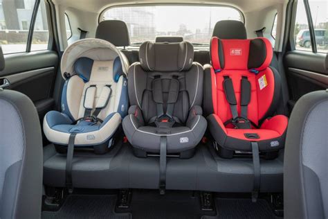 Disposizione dei seggiolini auto e airbag