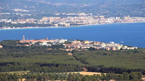 veduta panoramica di Fertilia e della sua posizione sulla costa algherese