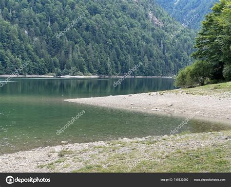 Lago di Raibl con le sue acque verdi