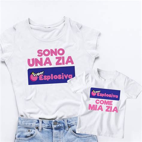 Zia e nipote giocano in vacanza