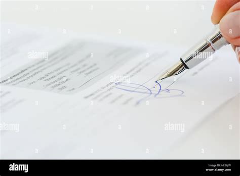 Contratto con una penna