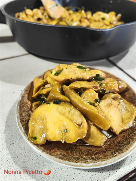 Funghi ovuli freschi e secchi