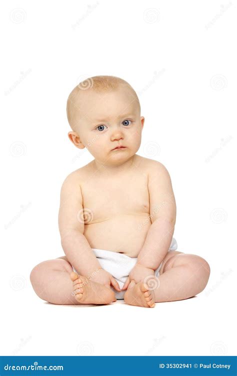 Bambino seduto in sdraietta