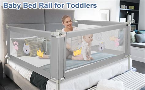 famiglia che sceglie una barriera per letto in un negozio