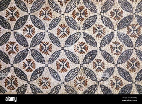 Mosaico antico romano con motivi geometrici