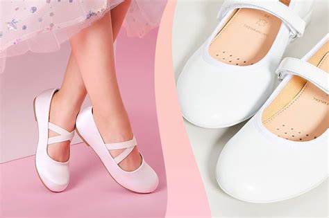 Bambina che indossa eleganti ballerine nere in vernice in un parco cittadino