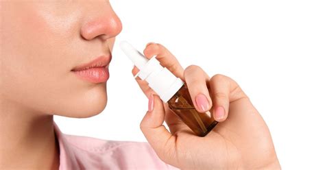 Guida visiva all'utilizzo dello spray nasale
