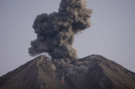 Stratificazione di cenere vulcanica