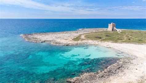 Vista panoramica di Torre Squillace con la torre costiera