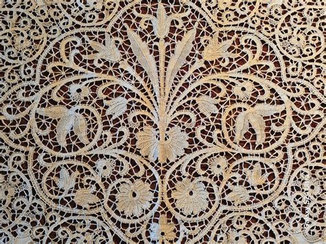 Motivi intricati del pizzo di Cantù