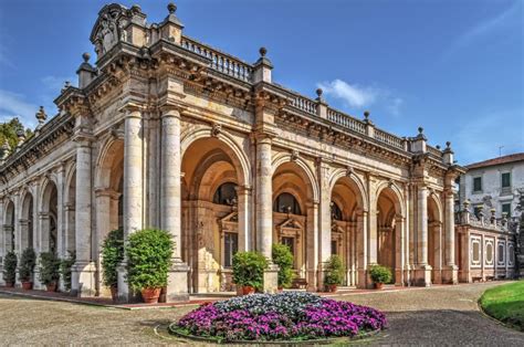 veduta panoramica di Montecatini Terme con i suoi viali alberati