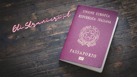 Mappa Italia con icone cittadinanza e residenza