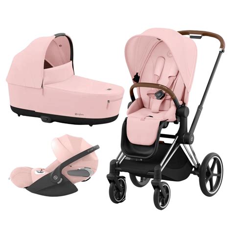 panoramica della collezione Cybex Platinum in un ambiente urbano elegante
