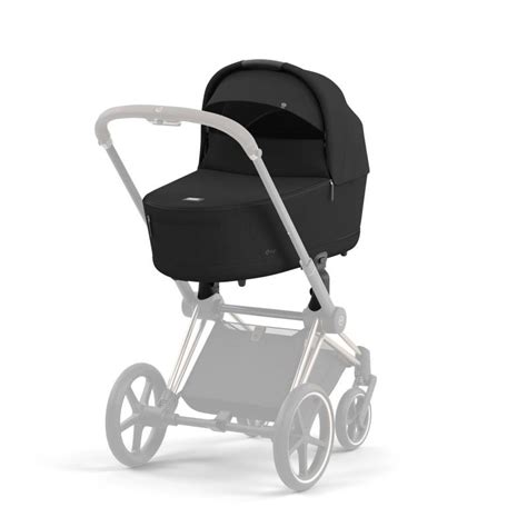 dettaglio tecnico della navicella Lux Carry Cot con finestre in mesh aperte