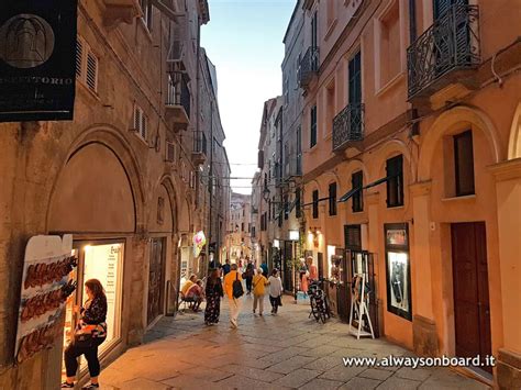 Centro storico di Alghero al tramonto