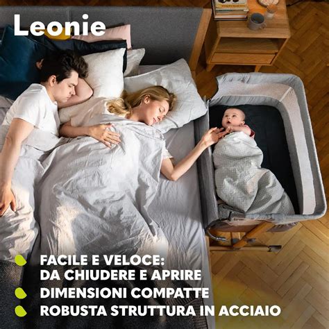 illustrazione schematica di una culla fianco letto posizionata accanto al letto dei genitori