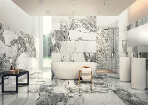 Lastre di grande formato per bagno minimalista