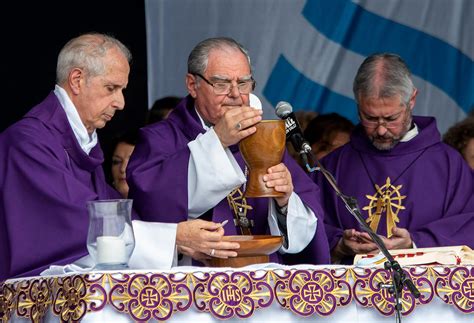 Early Christian Eucharistic celebration depiction