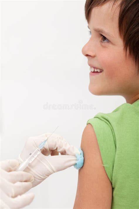 Illustrazione di un bambino che riceve il vaccino contro la varicella.