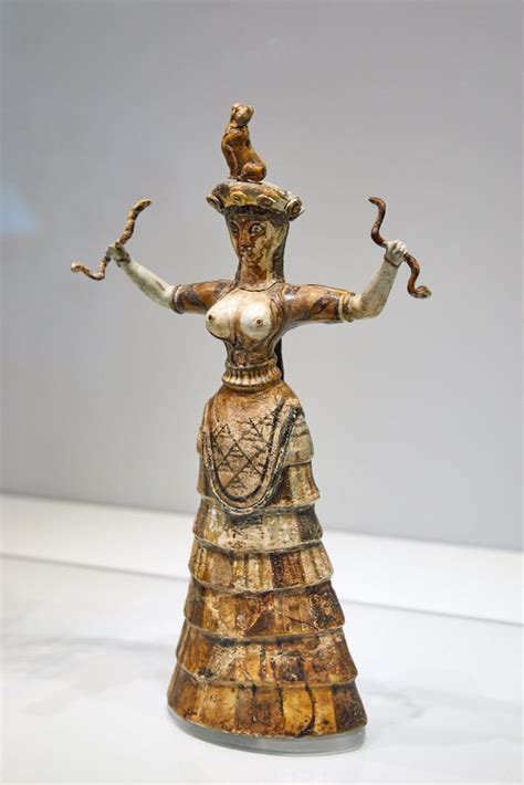 Statuetta minoica della Dea dei Serpenti
