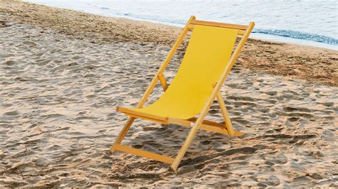 Schema che illustra le parti di una sdraio da spiaggia con tendalino