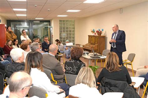 Autorità istituzionali in visita all'ospedale di Arco