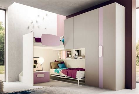 interni di una cameretta Playmobil con angolo giochi