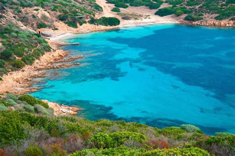 Veduta panoramica dell'isola dell'Asinara con il suo paesaggio incontaminato