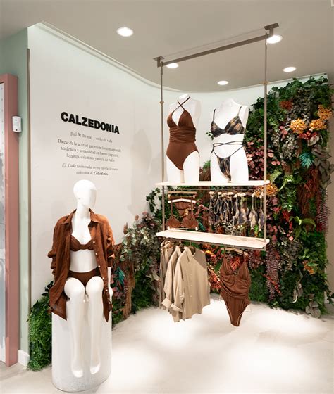 Interno negozio Calzedonia