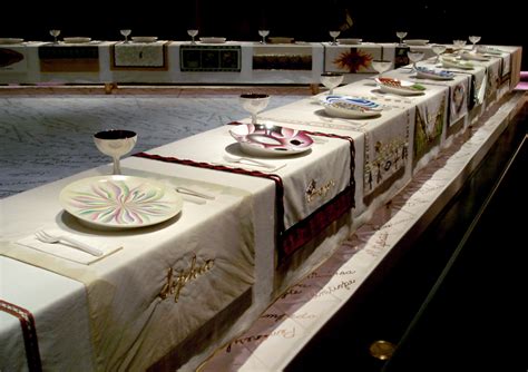 installazione The Dinner Party di Judy Chicago