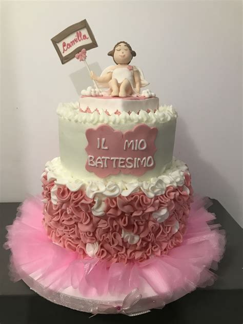 Torta battesimo bimba con decorazioni in panna montata