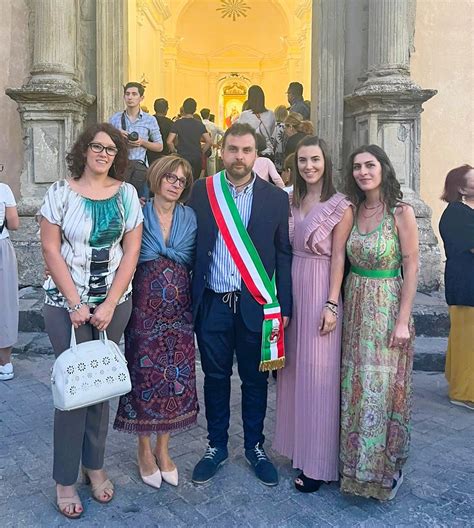 Incisione rupestre dell'organo femminile a Roccella Valdemone