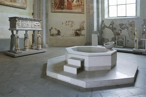 Il fonte battesimale nella Cappella Sistina