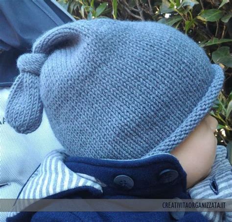 Cappellini neonato a maglia in vari colori e stili