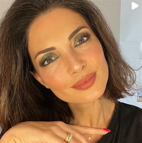 Un collage che rappresenta le diverse attività di Alessia Mancini, dalla TV al cooking