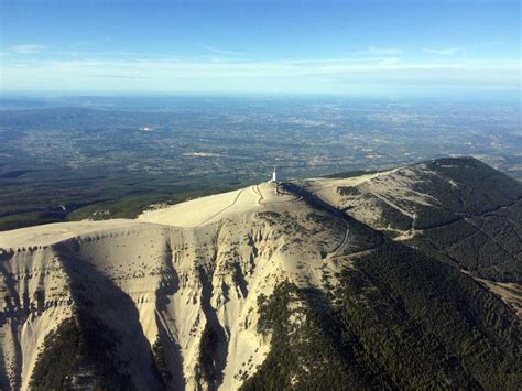 Veduta del Monte Ventoso, simbolo dell'elevazione spirituale petrarchesca