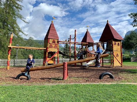 Diverse tipologie di giochi da parco