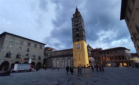Veduta panoramica del centro storico di Pistoia e delle sue strutture istituzionali