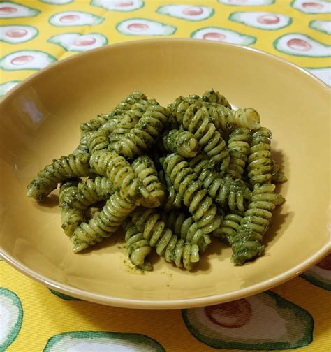 Piatti con pesto per bambini