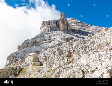 Veduta panoramica delle Dolomiti, luogo simbolo della serie Un Passo Dal Cielo
