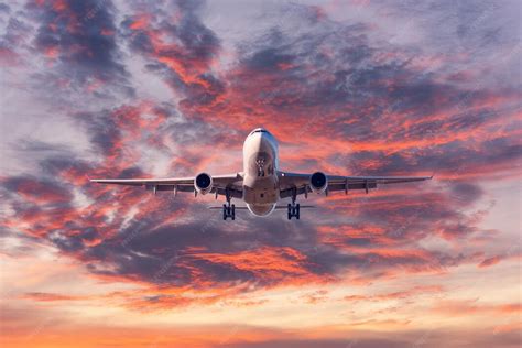 aereo con nuvole
