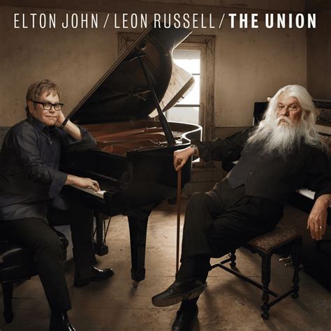 Elton John e Leon Russell in studio durante le sessioni di registrazione di The Union