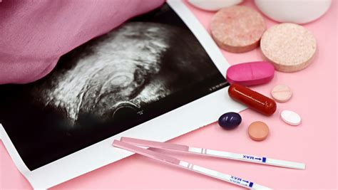 rappresentazione concettuale di una coppia che affronta una diagnosi di infertilità